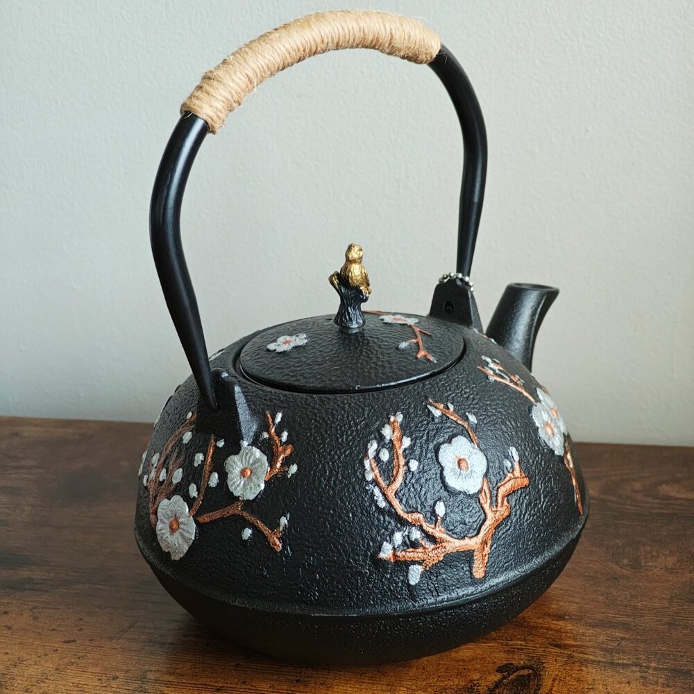 Japanese Cast Iron Floral Teapot - Picture 8 of 12